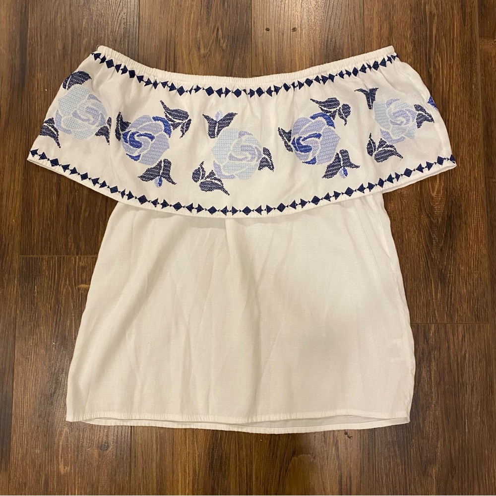 Off the shoulder floral embroidered top flowy white blue size medium boho